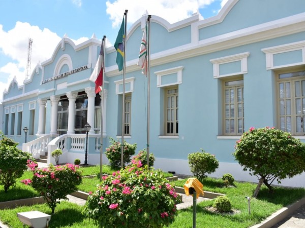 Abacaxi na Câmara: Comissão de Sindicância bate cabeça sobre relatório que investigou empenho de R$ 615 mil