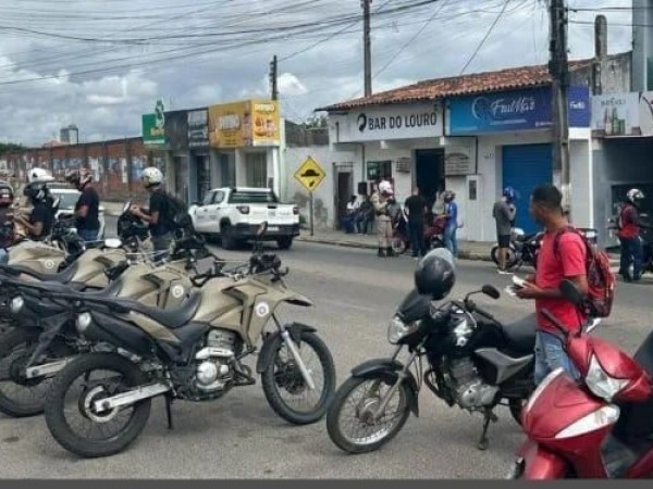 Enquanto facções disputam espaço em Feira de Santana, PM usa e abusa das blitze de IPVA