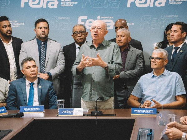 Câmara prestigia assinatura de edital para construção do Hospital Municipal