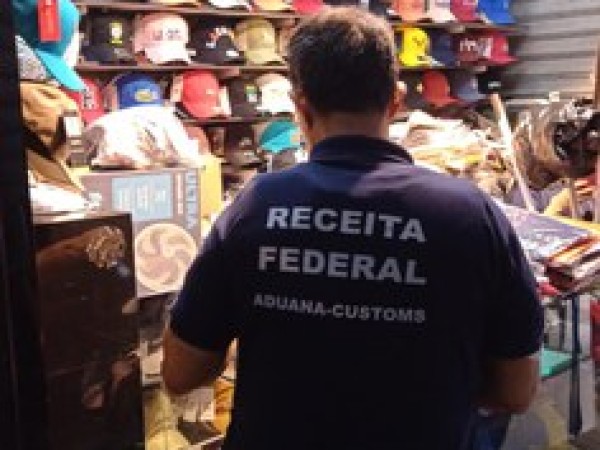 Comerciantes do Feiraguay serão notificados pela Justiça sobre processo por falsificação de produtos