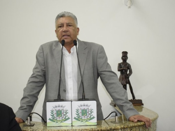 Voz histórica no grupo ronaldista manifesta opinião sobre possível apoio a Jerônimo ou ACM Neto