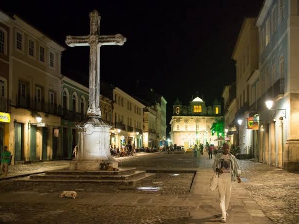 Medo sepulta a vida noturna de Salvador