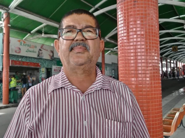 Dirigente do Sindicato dos Rodoviários critica empresa Rosa: "ônibus velhos e insuficientes"