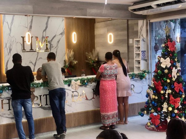 Magia do Natal encanta pacientes do Hospital da Mulher