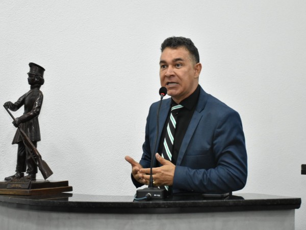 Estabelecimentos do setor alimentício devem redobrar cuidados para evitar interdições, alerta Marcos Lima