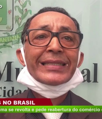 Vereador tem 3 filhos nomeados no governo e se irrita com entrevista: "você é fuxiqueiro"