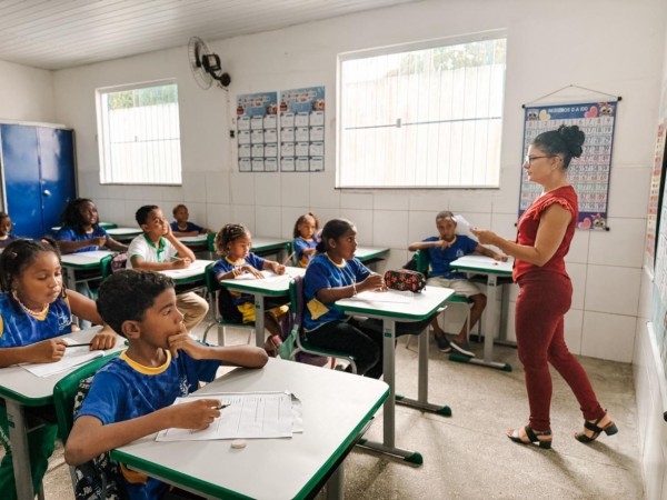 Reajuste salarial de 5,4% para professores da rede municipal