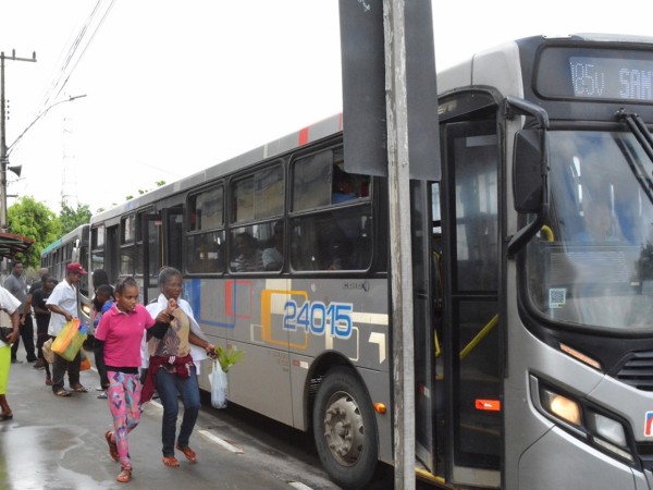 Operação especial de transporte para o Enem em Feira