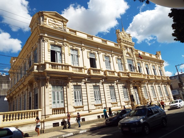 Prefeito decreta ponto facultativo para Semana Santa e Micareta