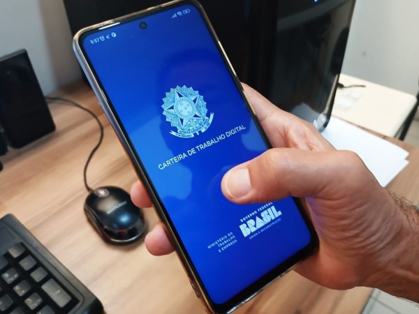 Serviços e comércio lideram as 192 oportunidades de emprego desta quinta-feira (04)