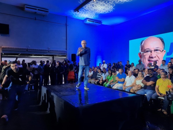 José Ronaldo oficializa candidatura a prefeito no dia 30