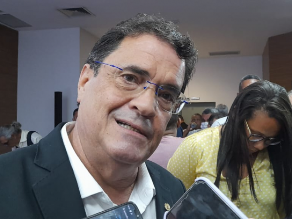 Ângelo Almeida confirma retorno ao PT após decisão da Executiva Estadual